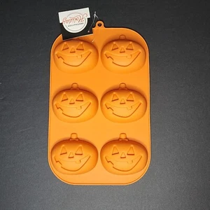 NEW Halloween 3D Silicone Baking Mold Jack-o-Lantern - Makes 6 Pumpkin Treats - Picture 1 of 2
