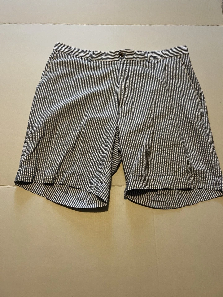 Pantalones Cortos Seersucker, Rayas Azules y Blancas Louis Raphael Talla 38 Foto 1 de 4