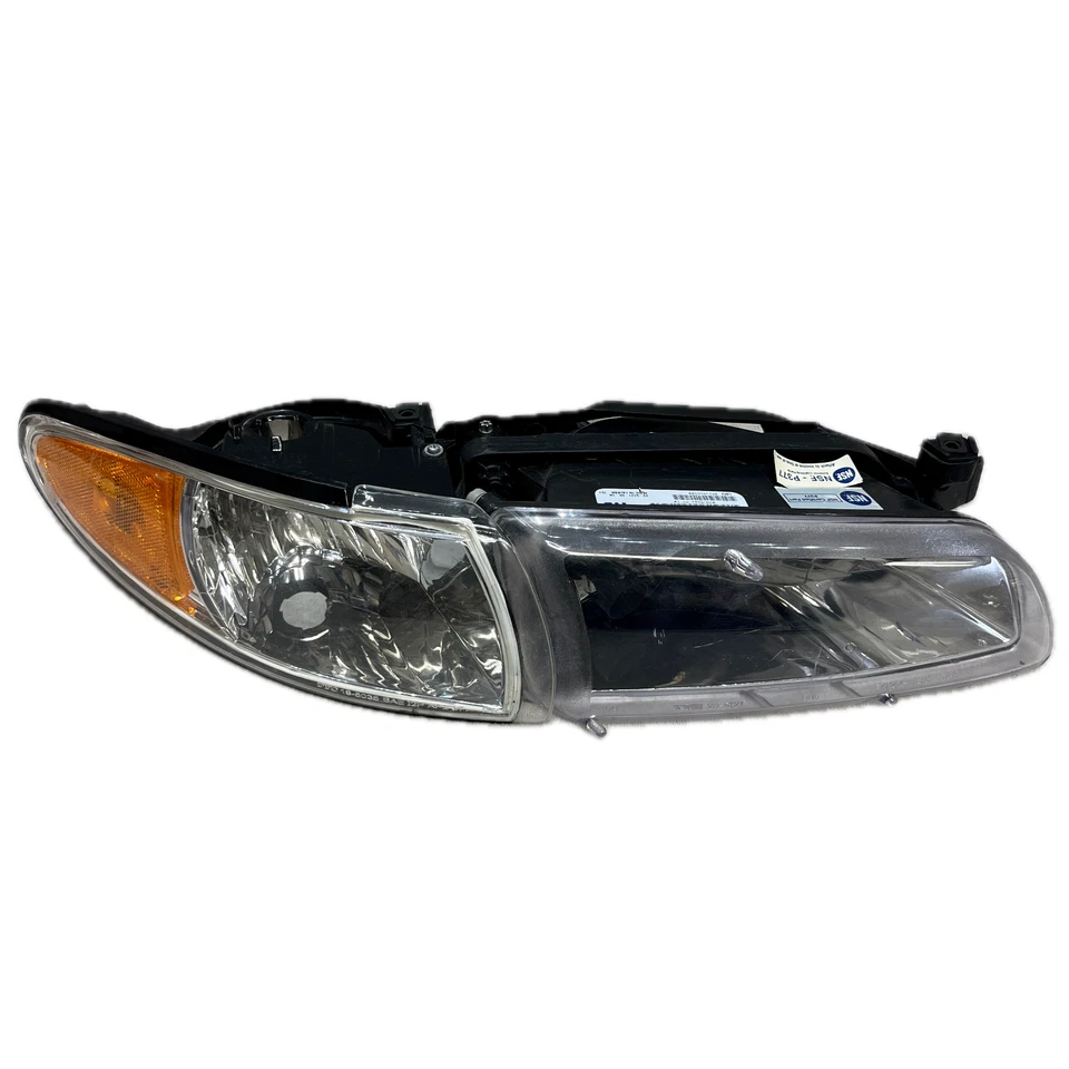 97-03 PONTIAC GRAND PRIX ПАССАЖИРСКАЯ БОКОВАЯ ФАРА В СБОРЕ TYC - Изображение 1 из 4
