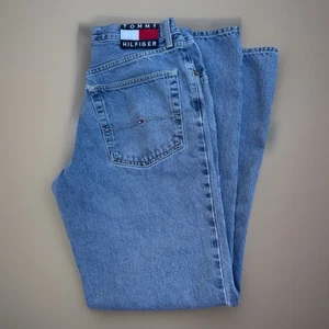 Vintage Y2K Tommy Hilfiger Jeans 32x32 Straight Leg Flag Logo Distressed Denim Blau - Bild 1 von 14