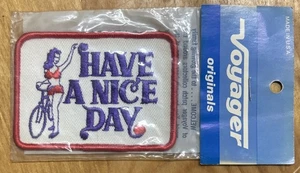 Vintage Voyager Have A Nice Day bestickter Aufnäher Bikini Fahrrad 3,5 x 2,5 Zoll - Bild 1 von 2