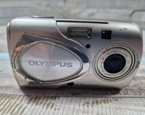 Olympus Stylus 300 Digital Camera Silver  SPARE & REPAIRE - Picture 1 of 10