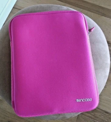 Incase,粉色保护套,适用于 iPad,顶部有拉链 — 第 1/4 张图片