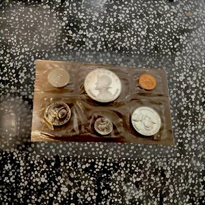 1967 Republic Of Panama Proof Set With 2 Silver Coins - Picture 1 of 8