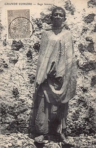 Comoros - GRANDE COMORE - Midwife - - Comores - GRANDE COMORE - Sage femme - Picture 1 of 2