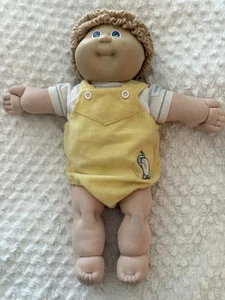 Bambola vintage 1985 cavolo patch bambini ragazzo capelli biondi, tuta gialla fossetta 15" - Foto 1 di 9