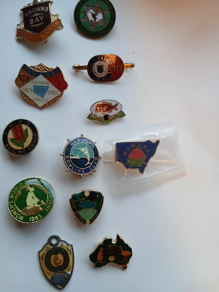 12 Australian Bowls Badges, vintage and modern, some very rare - Image 1 of 1
