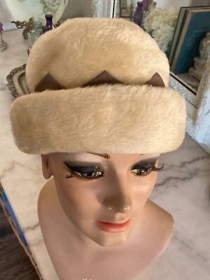 Sombrero de fieltro de piel austriaco Chapeau Dana Marte de colección de los años 60 Cloche Foto 1 de 4