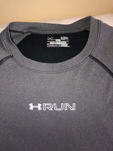 Under Armour Run Mens Small Fitted Athletic Shirt - Picture 1 of 3
