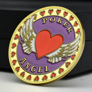 Texas Hold'em Chip Coin Cuore Rosso Poker Angelo Placcato Oro Medaglia Fortunata Ornamento - Foto 1 di 12