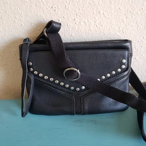 The Sak Novato Gürteltasche Crossbody schwarz Leder Nieten Reißverschluss Biker Goth - Bild 1 von 19