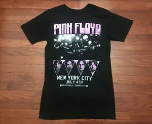 NEU PINK FLOYD T-SHIRT HERREN KLEIN SCHWARZ WOOSTER HALL KONZERT NEW YORK CITY - Bild 1 von 4
