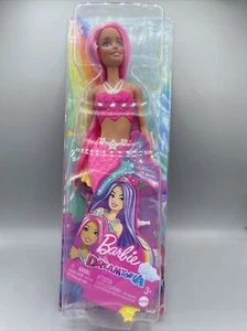 Barbie Dreamtopia bambola sirena capelli rosa curvy e coda con diadema Mattel - Foto 1 di 7