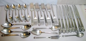 Vintage 1847 Rogers Bros 32 Pcs ETERNALLY YOURS Silver Plate Flatware Silverware - Picture 1 of 9