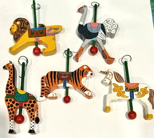 Vintage Holz Rex Design 1983 Karussell Ornament Lot (Sri Lanka) 5 Tiere - Bild 1 von 13
