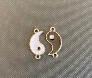 Pair Of Chinese Ying Yang Feng Shui Taoism Enamel Metal Charm Pendant - Picture 1 of 3