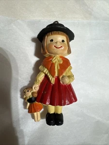 Small Girl Pilgrim Figurine / Ornament - Picture 1 of 11