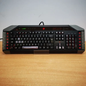Mad Catz V. 7 Illuminating Retro Style Gaming Keyboard KU-0728 Black - Picture 1 of 6