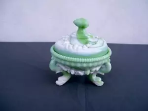 WESTMORLAND GREEN & WHITE SLAG ARGONAUT SHELL LIDDED CANDY DISH SERPENT FOOTED - Picture 1 of 8