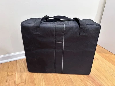 Cuna portátil ligera de viaje Baby Bjorn Pack N Play con estuche gris claro Foto 1 de 4
