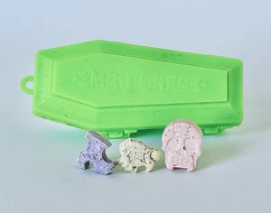 Vintage 1978 Fleer MR BONES Sarg Süßigkeiten Behälter 3" Kunststoff GHOSTLY GREEN - Bild 1 von 3