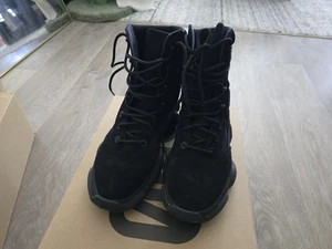 Taglia 9,5 - Adidas Yeezy 500 High Utility Nero - Foto 1 di 6