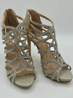 Tacón Sharee2 para mujer INC International Concepts (talla 7M), plateado, impresionante Foto 1 de 4