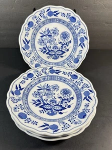 Set 4 Hutschenreuther Coupe Salad/Dessert Plates Blue Onion Scalloped Rim 7 3/4" - Picture 1 of 4
