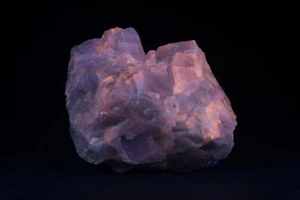 Calcita fluorescente JH15466, cantera Crestmore, CA - Imagen 1 de 2