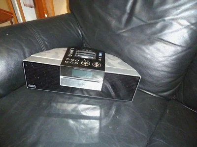 PHILLIPS BTM 630 BOOKSHELF STEREO SYSTEM with BLUETOOTH CD/DOCK/SD READER/ RADIO - Image 1 of 4