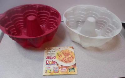 Vintage 2000 JELLO Molds Purple & Clear Plastic Holiday 8" Ring Lot of (2) - Image 1 of 4