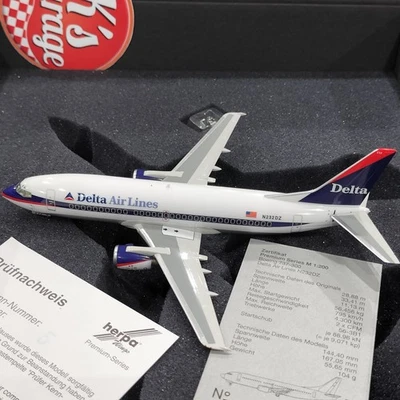 Herpa 1/200 波音 737-300 达美航空公司 N232DZ 高级系列塑料模型 — 第 1/4 张图片