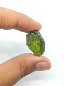 Pieza de peridoto crudo de 44,9 quilates - Cristal natural verde rico de 29 x 18 x 09 mm - Imagen 1 de 7
