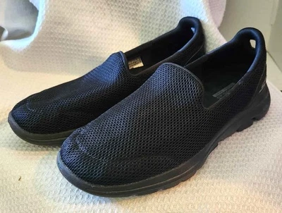 Sketchers Women’s GoGa Mat Go Walk slip on comfort sneaker shoe size 6.5 Black - Image 1 of 4