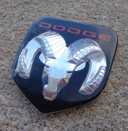 Plasticolor 4475 For Dodge RAM Grill Logo Metal Key Chain Official