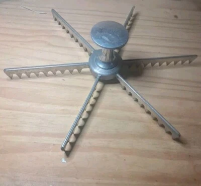 6 Cut Pie Marker, Cast Aluminum Guideline and Portion Divider Vintage 9" Accross - Image 1 of 3