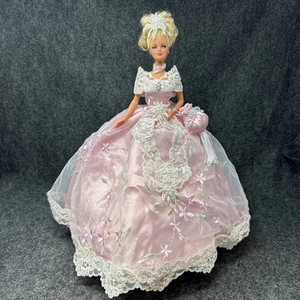 Vintage OOAK Barbie Puppe 1966 Körper 1991 Kopf Custom rosa Ballkleid Handtasche Hochsteckfrisur - Bild 1 von 17