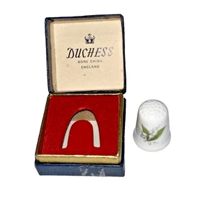 Vintage Duchess Flower Oriented White Bone China Fingerhut, Made in England mit Box - Bild 1 von 13