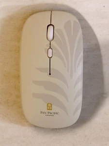 Wireless Mouse, Chargeable,USB Cable Brand New - Afbeelding 1 van 3