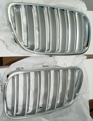 Par de parrillas cromadas originales marca BMW E83 LCI X3 2007-2010 totalmente nuevas Foto 1 de 2
