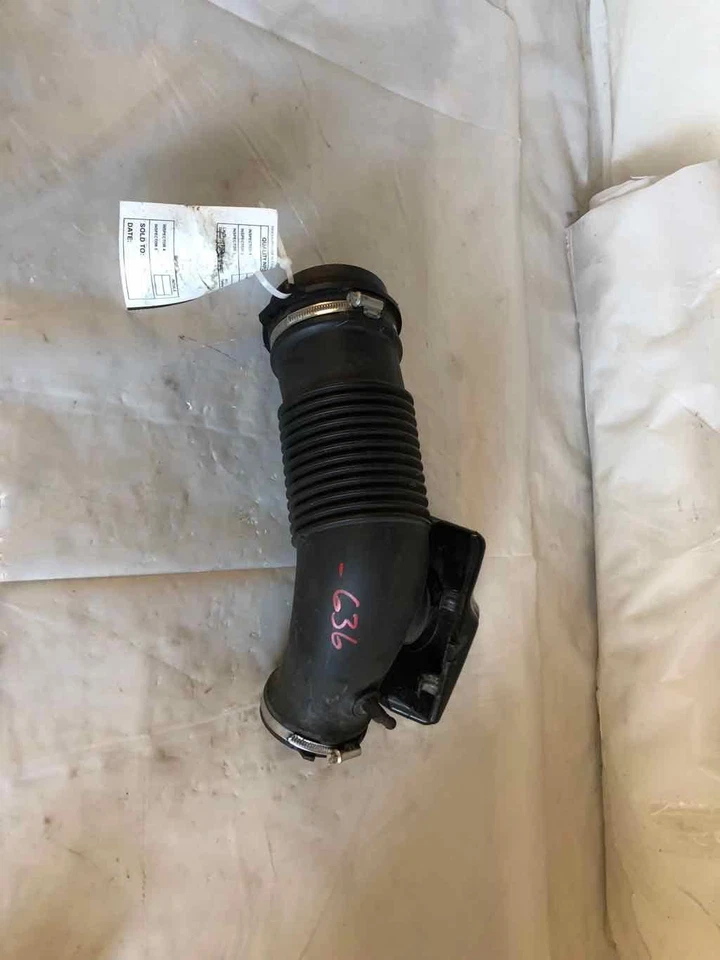 2006 AUDI A6 AVANT QUATTRO Engine Air Intake Tube/Resonator Duct Hose OEM - Image 1 of 4