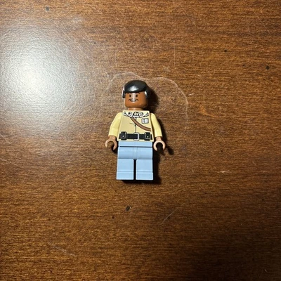 Lego Star Wars Lando Calrissian - General Insignia sw0251 Minifigure 7754 - Image 1 of 3