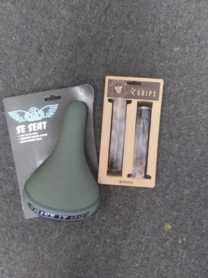 Empuñaduras Haro (Productos Premium) ck ver a través. y S.E. levántalo asiento.   bonito! Foto 1 de 4