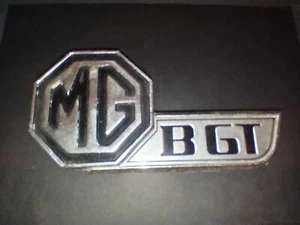 INSIGNIA PUERTA TRASERA MGB GT 1973 a 1982. Nº de pieza: JF NO 5718 de J Fray - Pines intactos - Imagen 1 de 13