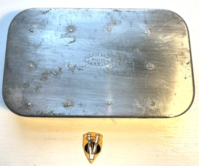 Caja para moscas de salmón de 32 clips de aleación resistente de colección rara con 28 moscas de salmón de época Foto 1 de 4