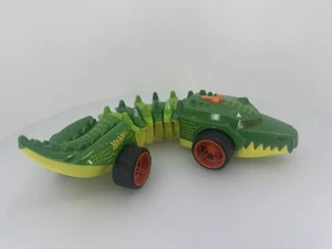 Hot Wheels Mutant Machines Lights Sound Crawling Toy Commander Croc Crocodile - Picture 1 of 8