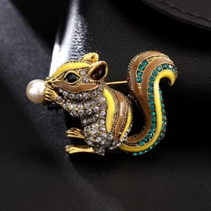 Creative Squirrel Pearl Brooch Corsage Animal Coat Sweater Lapel Jewelry Gift - Picture 1 of 7