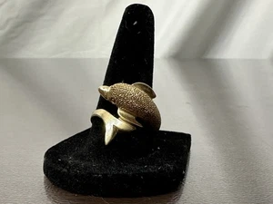 Vintage 14K Delphin Ring mit strukturiertem Oberteil / Bereit zum Schwimmen auf Ihre Weise Größe 8,5 - Bild 1 von 12