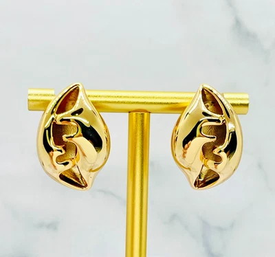Золотистые серьги в форме раковины FENDI — бывшие в употреблении / LY5867 - Изображение 1 из 4