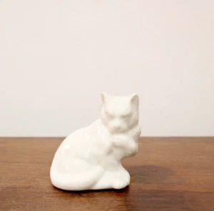 Cat Statue Porcelain Small Antique Sculpture Vintage Home Interior Decor Rare - Picture 1 of 3